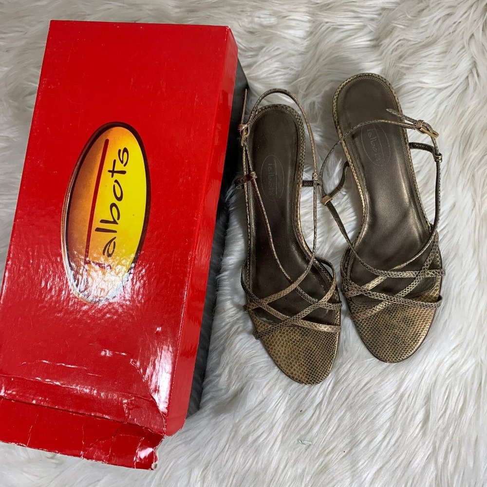 Talbots Size 9 Gold Strappy Sandals Kitten Heel